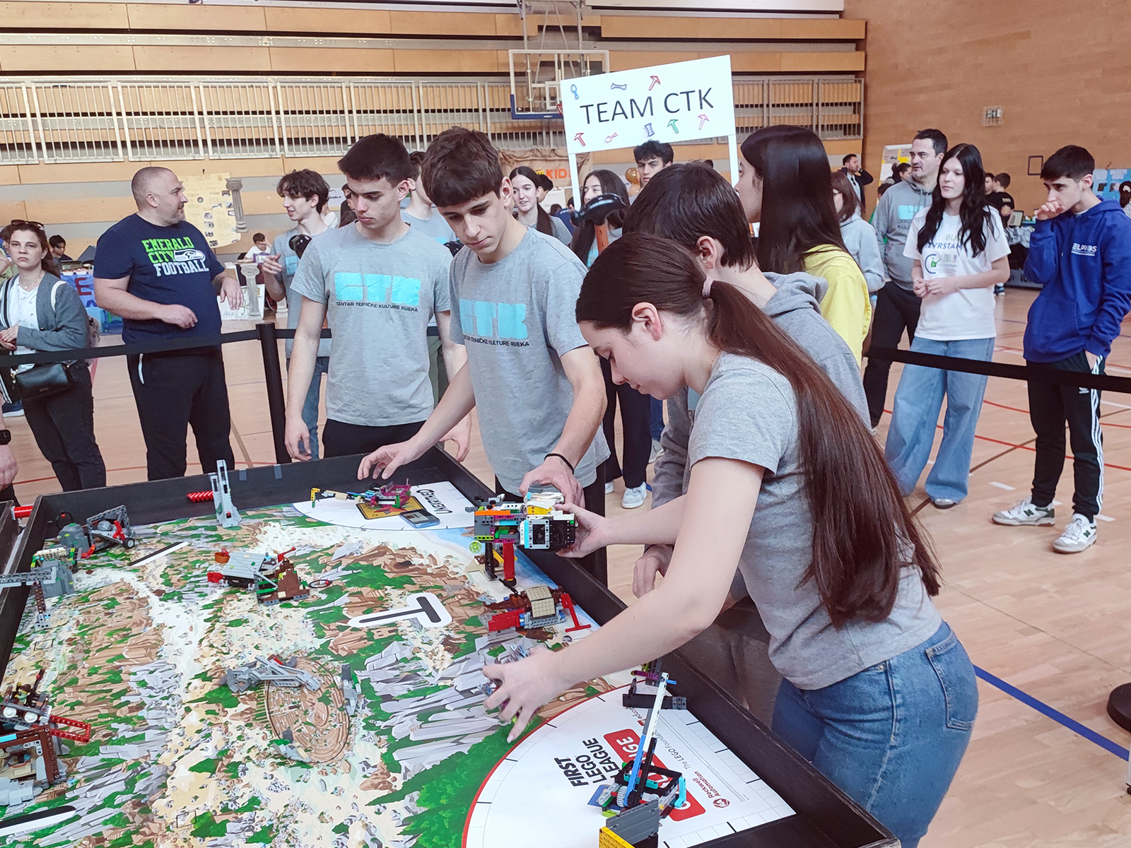 Robotska igra - Team CTK Robotska igra - Team CTK